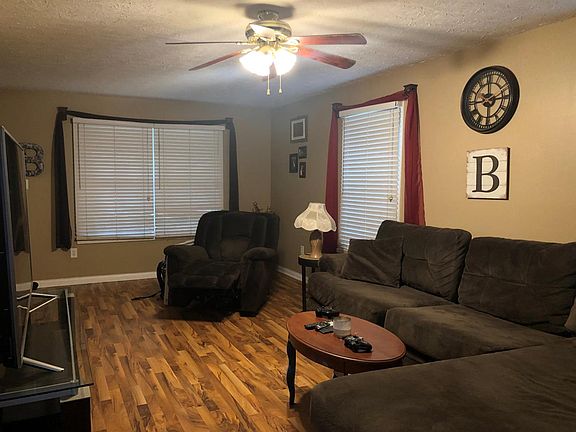 5th image of 201 Greentree Dr