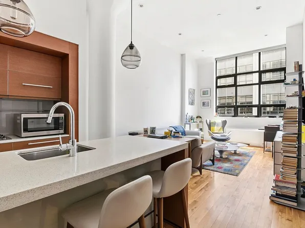360 Furman St APT 842, Brooklyn, NY 11201