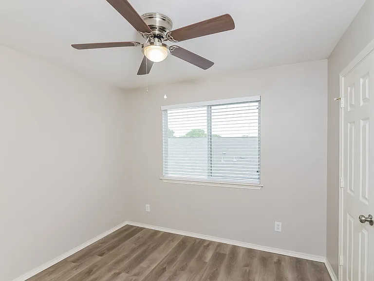 4323 Gentle Grove Dr — Photo 13