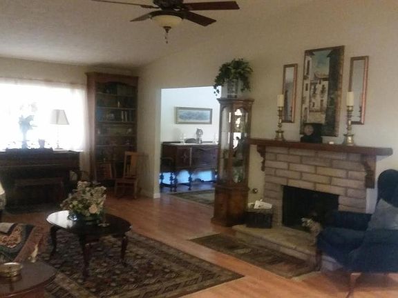 2nd image of 525 W Avenue J15