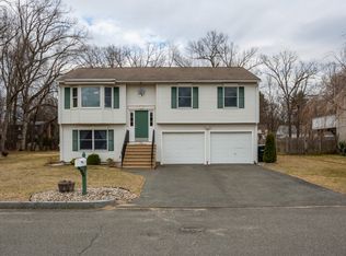 103 Winterset Dr, Springfield, MA 01129