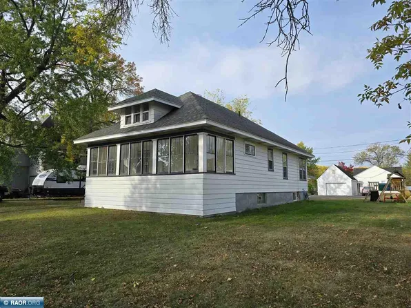 2827 3rd Ave W, Hibbing, MN 55746