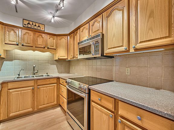 5th image of 336 Golfview Road #605