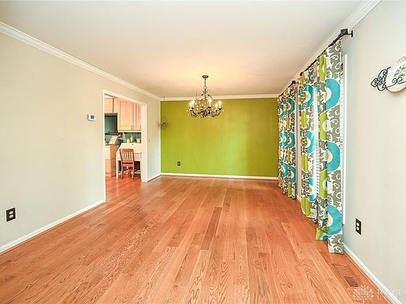 4th image of 5992 Woodview Ln