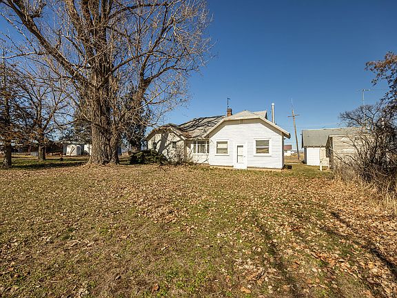 4th image of 780 N Main St