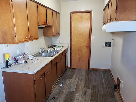 4th image of 262 N Main St #4