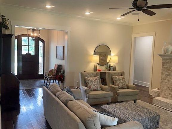 4th image of 2513 Evie Ln
