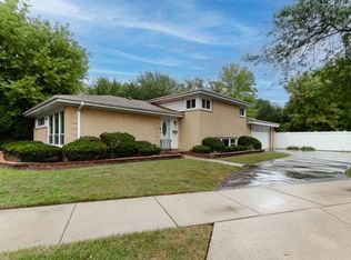 9215 Austin Ave, Morton Grove, IL 60053