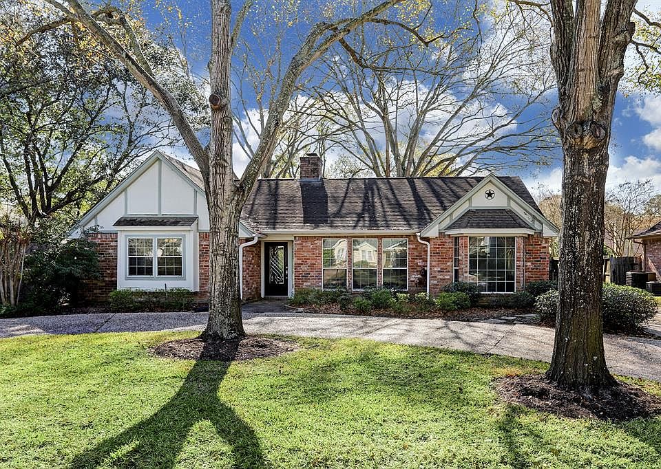 Beautiful four bedroom home in Hearthstone!