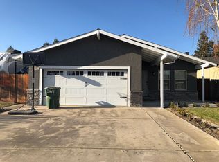 241 Mulholand Dr, Ripon, CA 95366