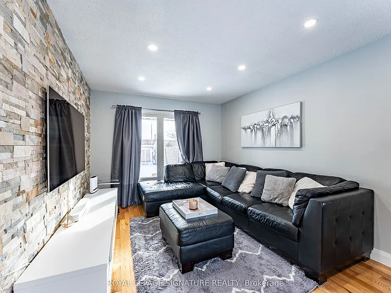 25 Hun Cres — Photo 17