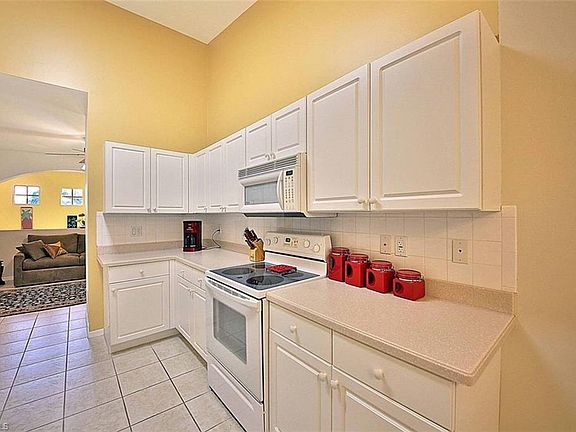 5th image of 15100 Royal Windsor Ln APT 1904