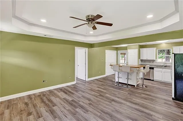 1014 Webb St — Photo 3