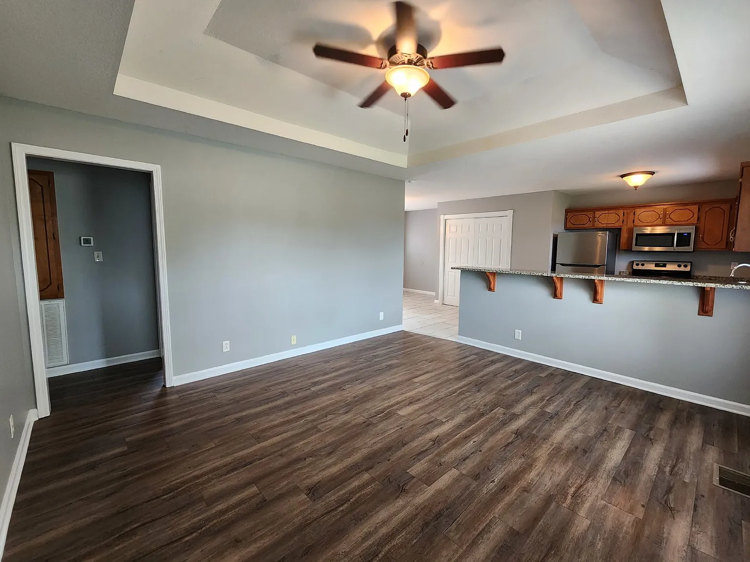 3 bed, 2.0 bath, 1056 sqft, $1,395 — Photo 3