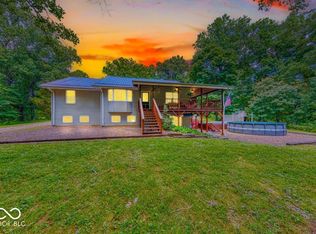 8910 Richarts Rd, Morgantown, IN 46160