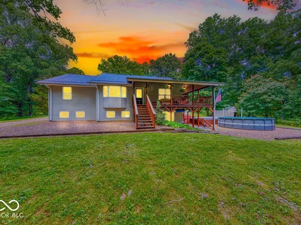 8910 Richarts Rd, Morgantown, IN 46160