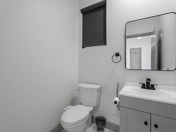 5th image of 9796 Altadena St