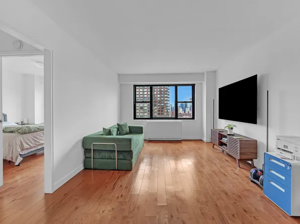 345 East 80th Street image 1 of 13