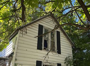 979 W Cerro Gordo St, Decatur, IL 62522