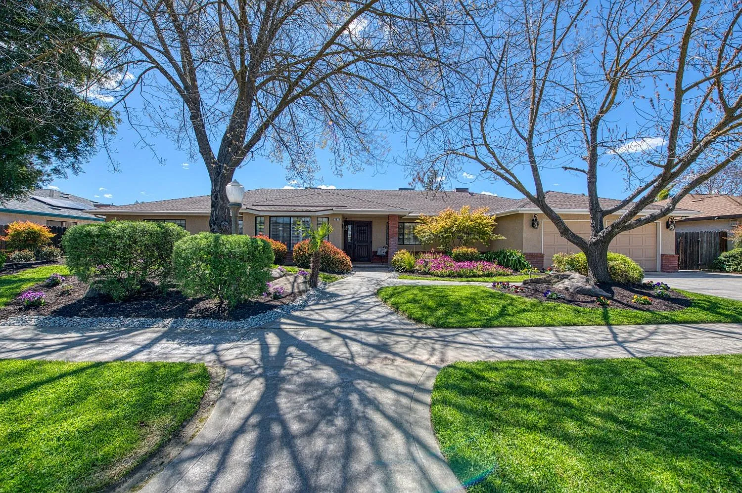 1635 E Jordan Ave photo 1