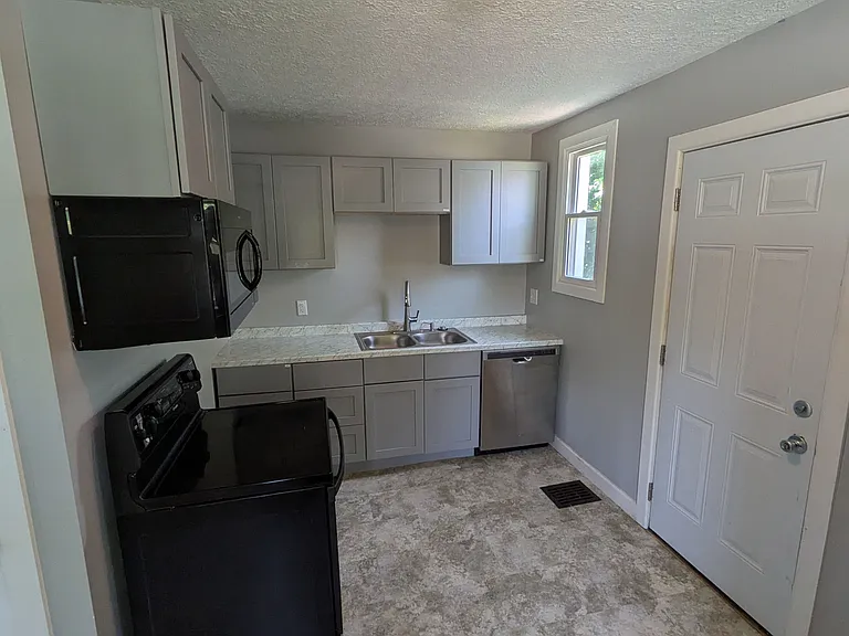 953 E 20th Ave — Photo 10