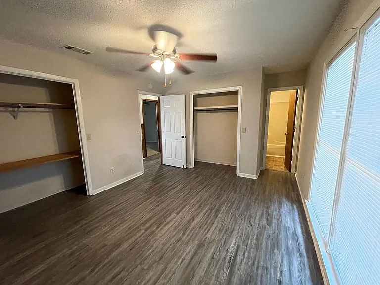817 Robin Hood Trl — Photo 41