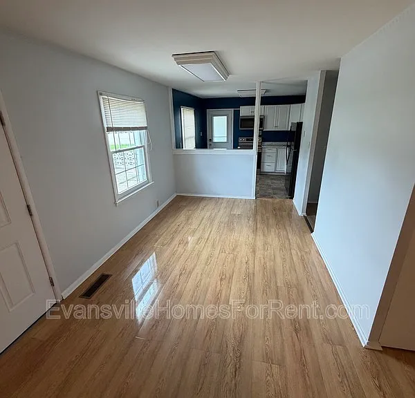 719 Lexington Rd — Photo 7