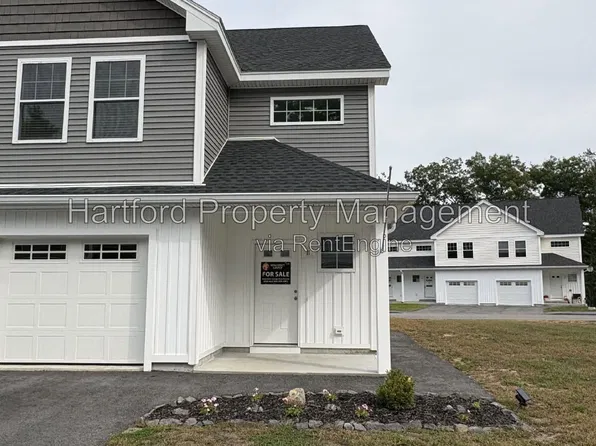 11 Sidetrack Ln, Springvale, ME 04083