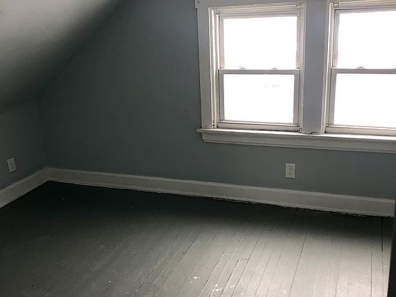 3rd image of 3038 Glenway Ave
