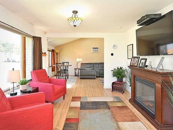 2nd image of 40 Viceroy Pl