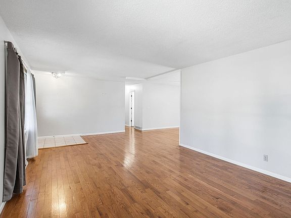 4th image of 1913 Lakeview Dr