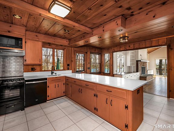 5th image of 111 Delafield Island Rd