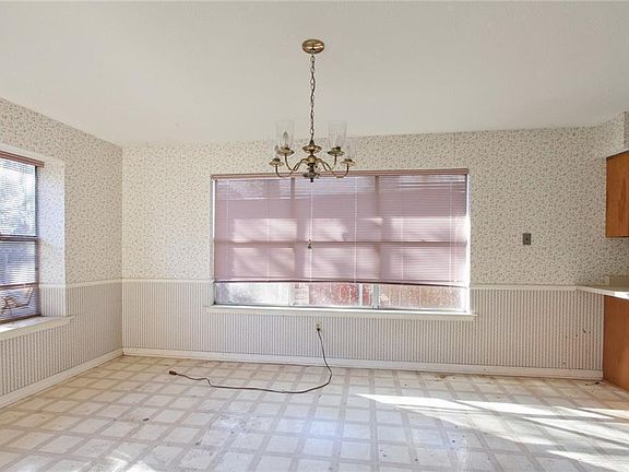 5th image of 230 Dunleith Dr