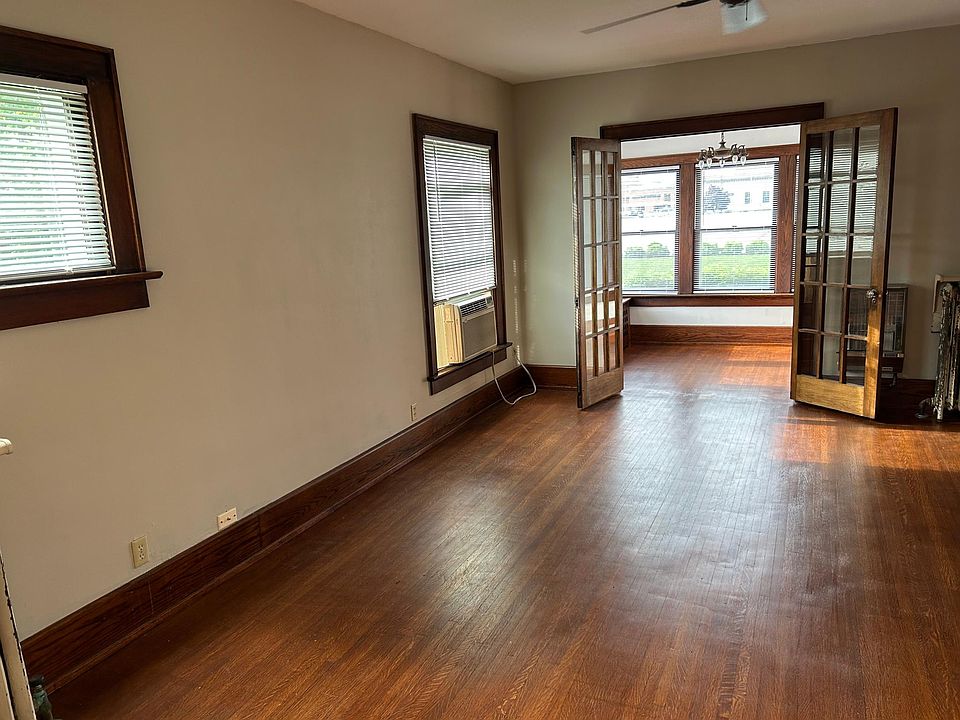 1st image of 224-226 W Front St #224