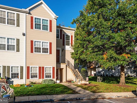 3rd image of 20 Amberstone Ct APT H