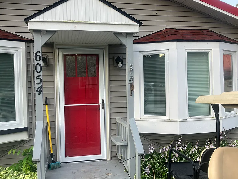 6054 Ely Ave — Photo 1
