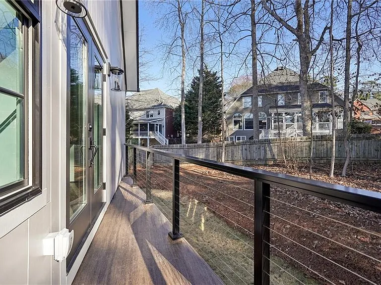 120 Thome Dr — Photo 68
