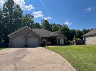 13972 Knoll Pointe Dr, Northport, AL 35475