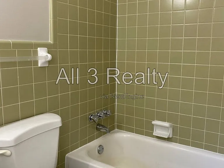 306 Oakwild Dr — Photo 25