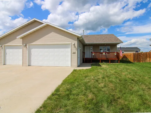 154 Dolan Dr, Bismarck, ND 58504