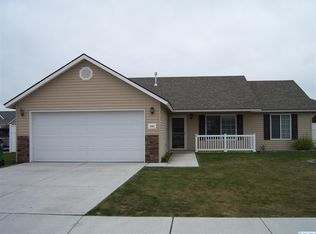 5002 Catalonia Dr, Pasco, WA 99301