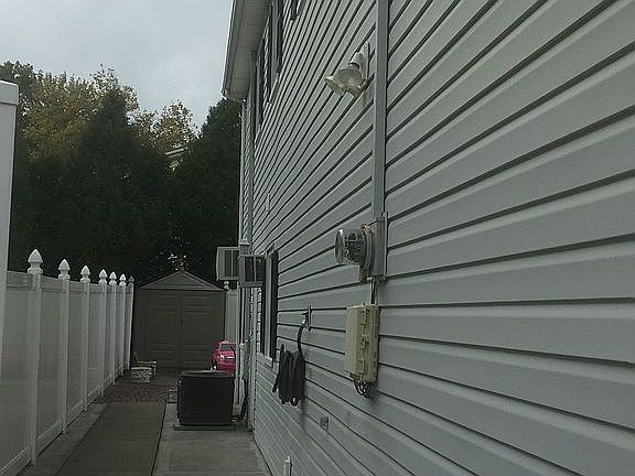 Sideyard with separate entry