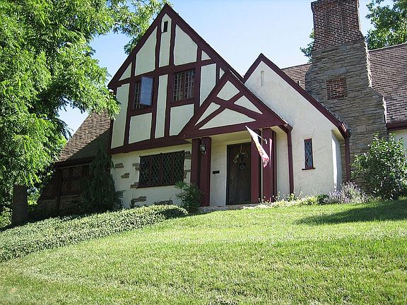 3420 Manor Hill - Front