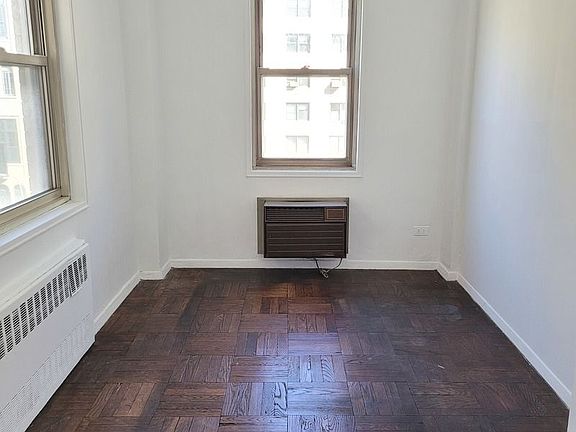 5th image of 40 E 9th St APT 6G