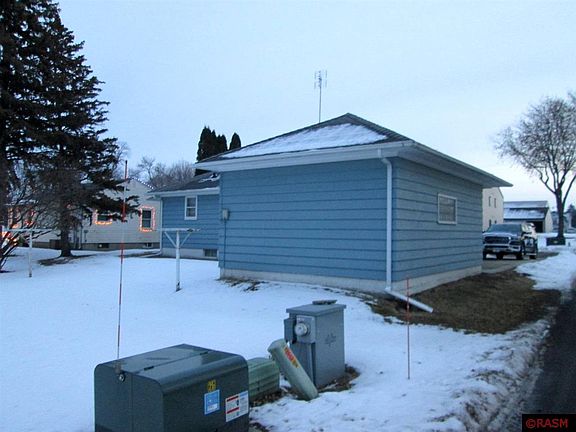 3rd image of 715 10th Ave N
