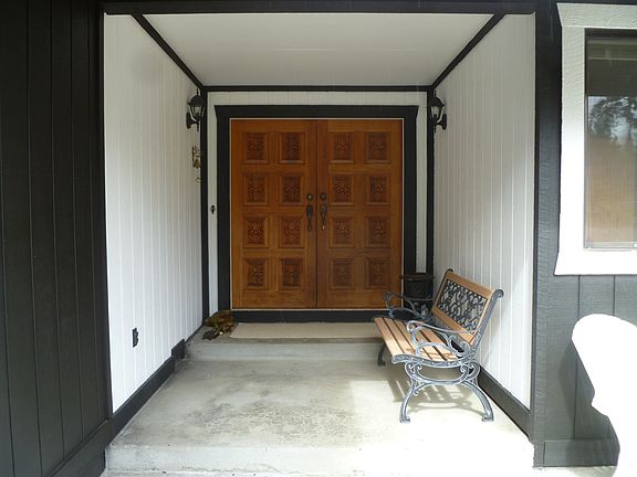 2nd image of 101 N Mount Noyes Pl