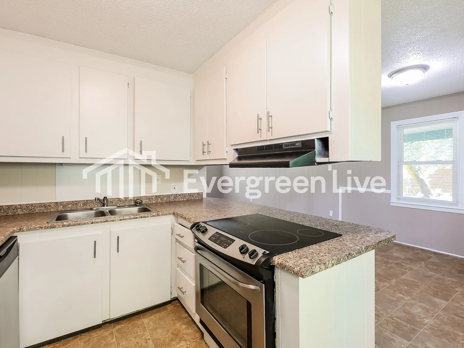 3 bed, 2.0 bath, 1320 sqft, $1,395 — Photo 3
