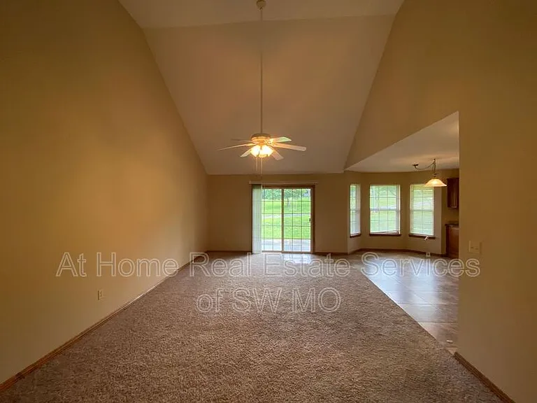 5221 E Blaine St — Photo 2