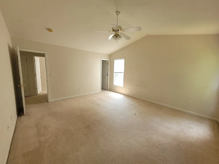 12 Bridgeport Dr — Photo 30