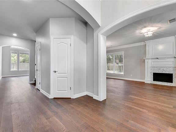5th image of 106 Yacht Ct